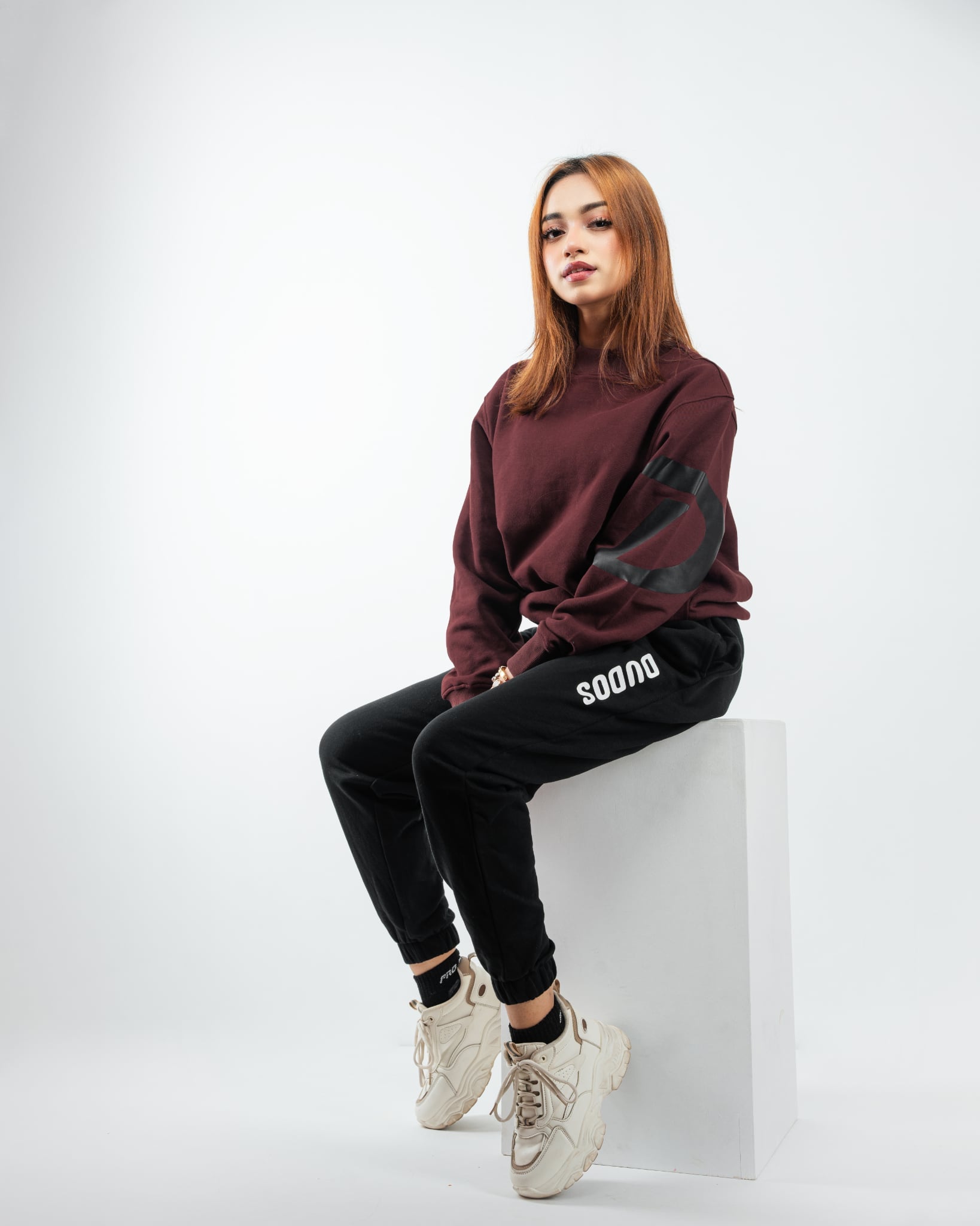 WOMEN'S REDWINE SWEATSHIRT