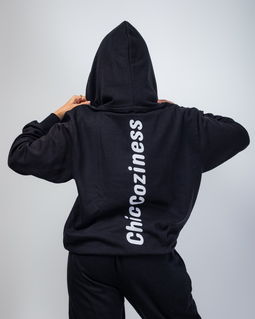 WOMEN'S OVERSIZED BLACK HOODIE