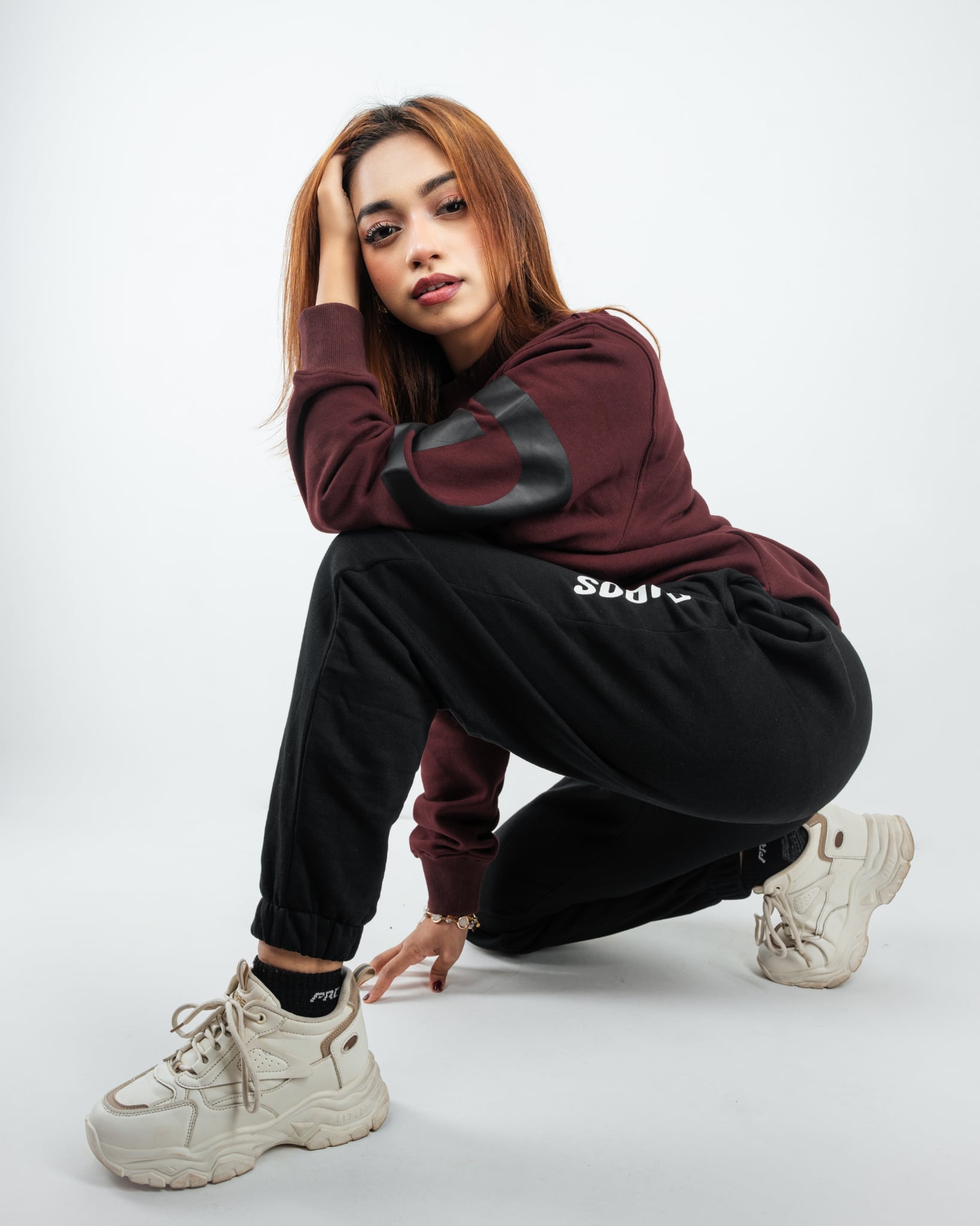 WOMEN'S REDWINE SWEATSHIRT